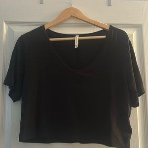 Aritzia Babaton Back V-neck crop
